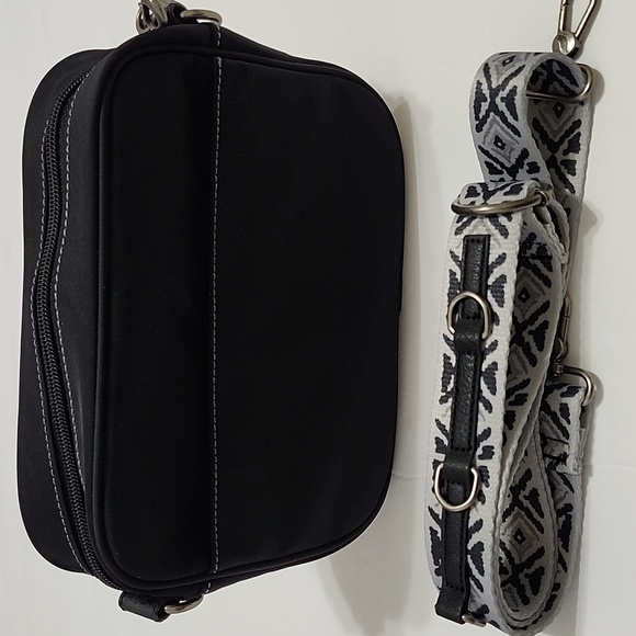 EUC Sakroots WESTWOOD Crossbody - Picture 2 of 8